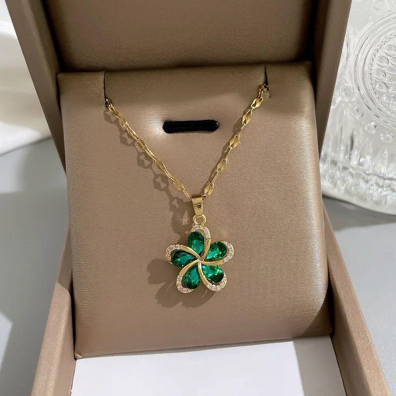 Bellara I Flower Pendant Necklace