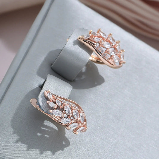 Elegant gold-colored ivy earrings